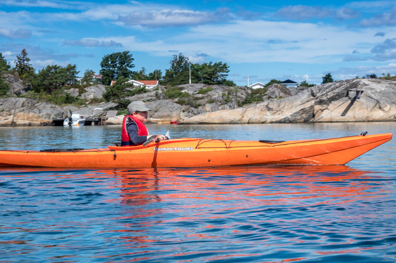 norwegische Küste Kajak mit Kindern