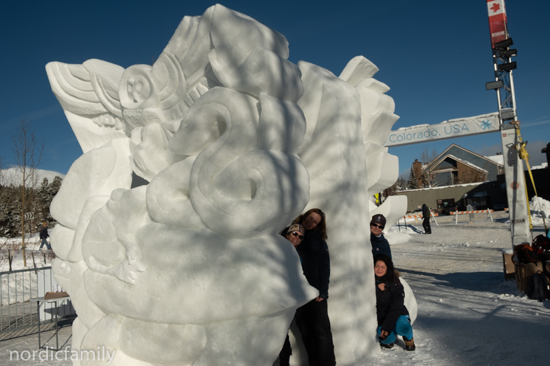 Snowsculpting in Breckenridge Mutter Erde