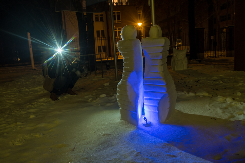 Schneeskulpturen in Potsdam Eingang GSH