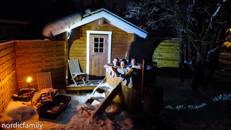 Hundeschlitten Tour in Kiruna Sauna und Hottub