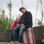 Vater und Tochter beim Anstieg vom Fischerhafen zum Parkplatz