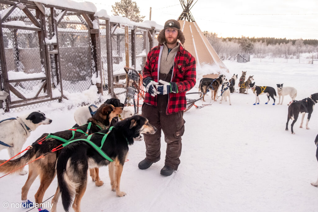 Hundeschlitten Tour in Kiruna Peter der Guide