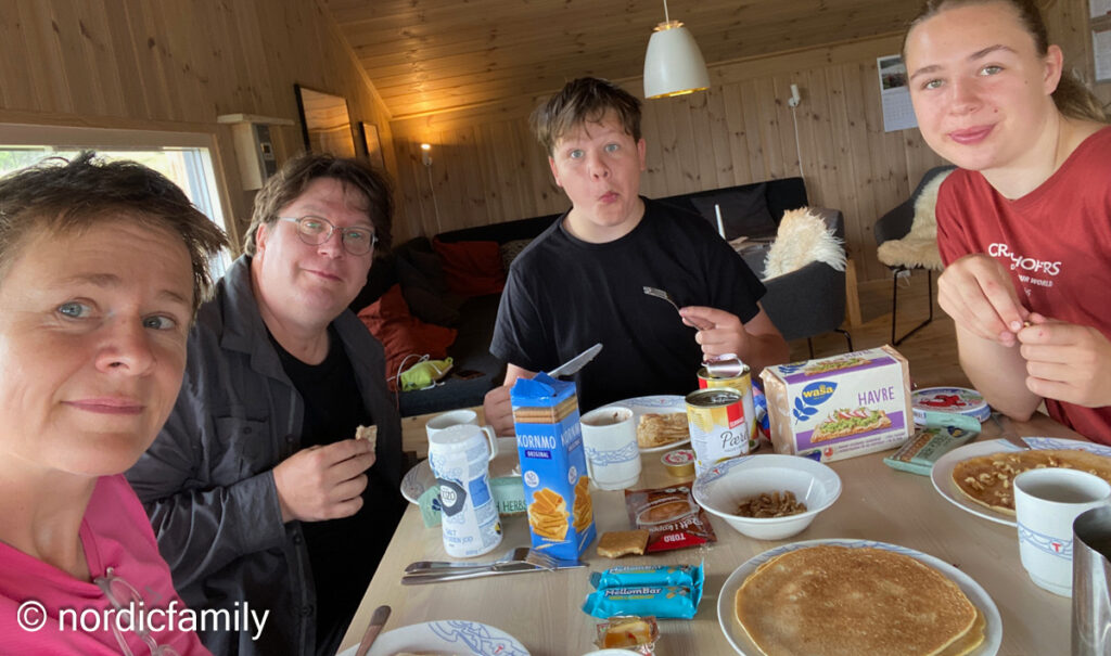 Frühstück in Haldorbu