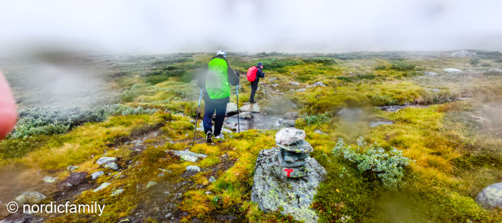 Hüttenwanderung in Norwegen auch bei Regen schön