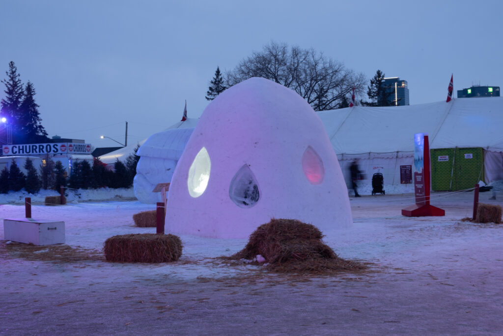 Winter in Kanada mit Familie Snowsculptur Festival