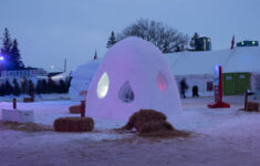 Winter in Kanada mit Familie Snowsculptur Festival
