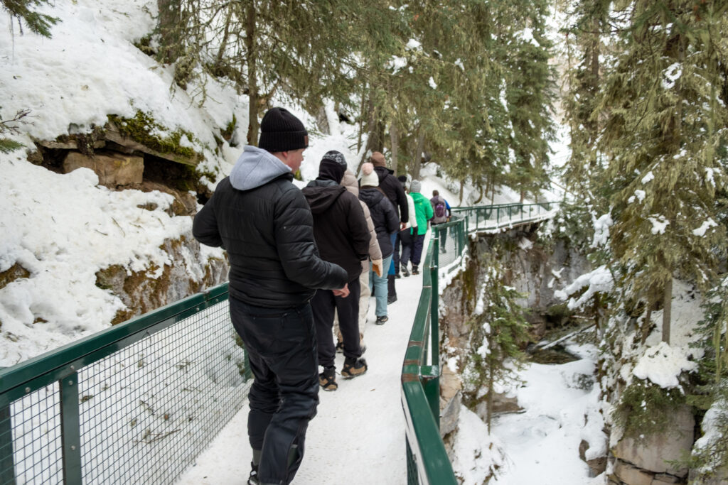 Winter in Kanada mit Familie - Icewalk