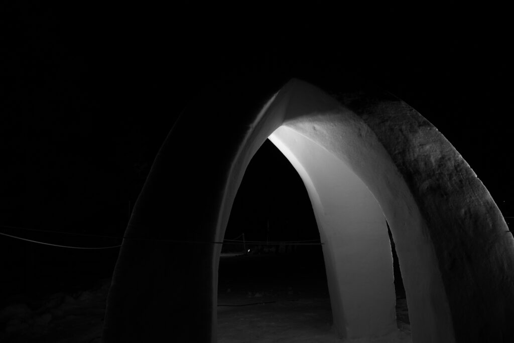 Winter in Kanada mit Familie Snowsculpture